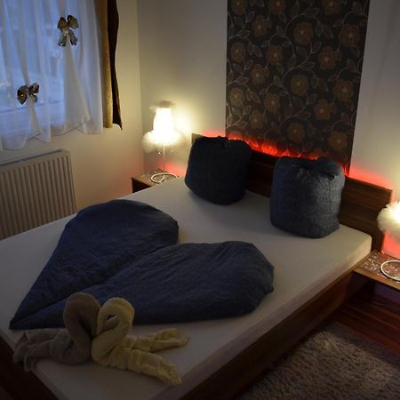 Апартаменты Balint & Timi Wellness Apartman Шиофок Номер фото