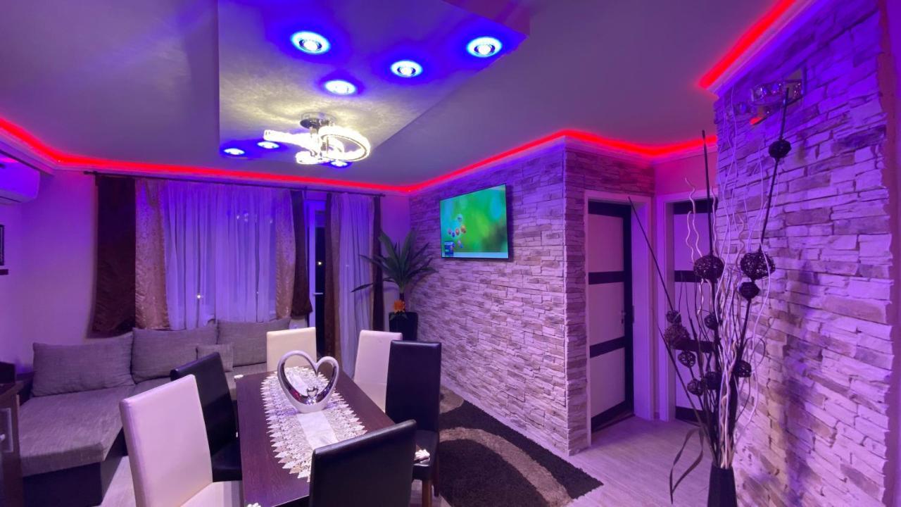 Апартаменты Balint & Timi Wellness Apartman Шиофок Экстерьер фото