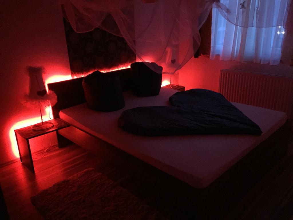 Апартаменты Balint & Timi Wellness Apartman Шиофок Экстерьер фото