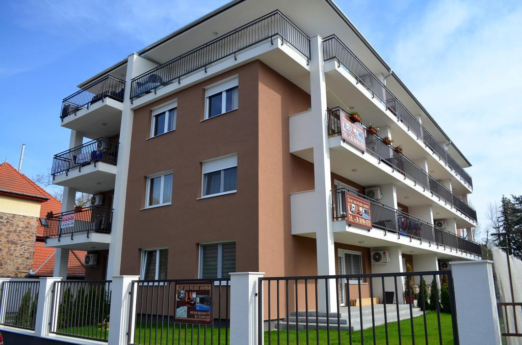 Апартаменты Balint & Timi Wellness Apartman Шиофок Экстерьер фото