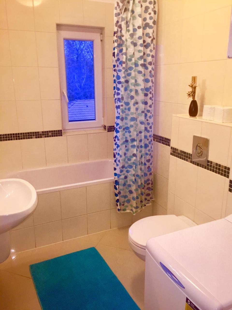 Апартаменты Balint & Timi Wellness Apartman Шиофок Экстерьер фото