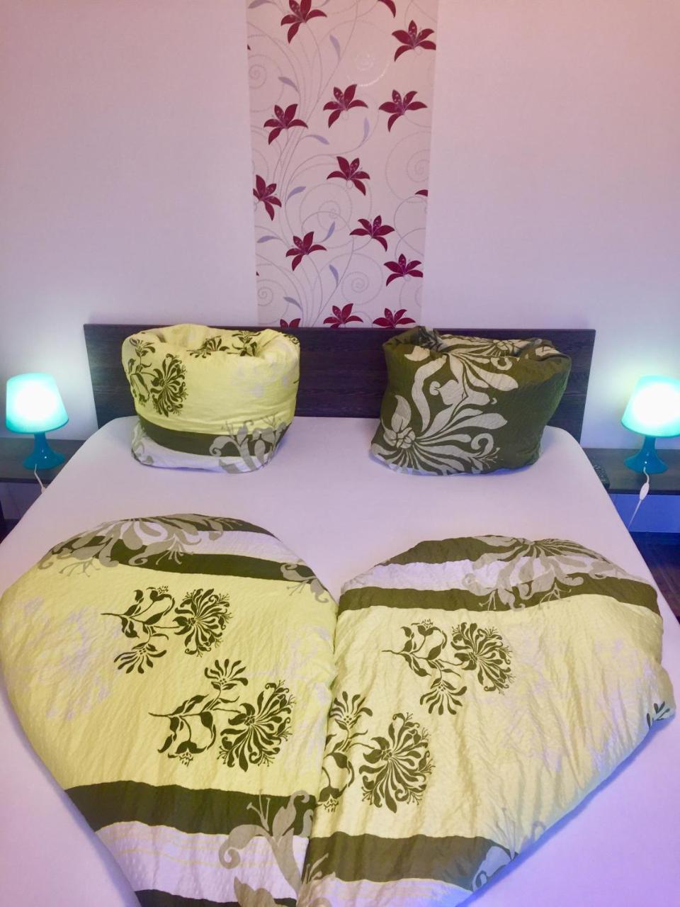 Апартаменты Balint & Timi Wellness Apartman Шиофок Экстерьер фото